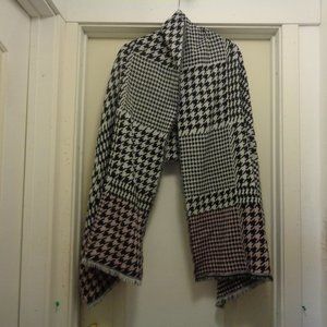 OLD MONEY HOUNDSTOOTH BIG SOFT SCARF OR THROW